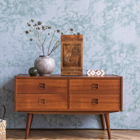 URNETERN urn durable pine construction offers reliable home display