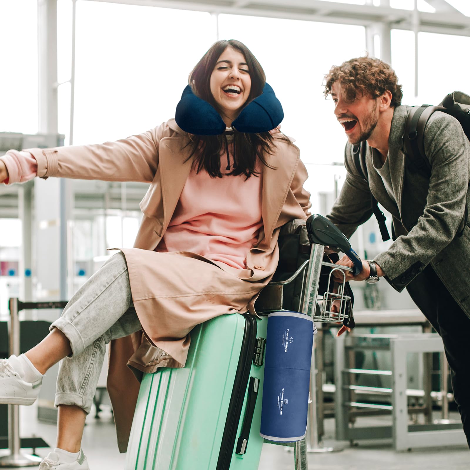 urnexttour velvet blanket fabric adds soft warmth during travel.