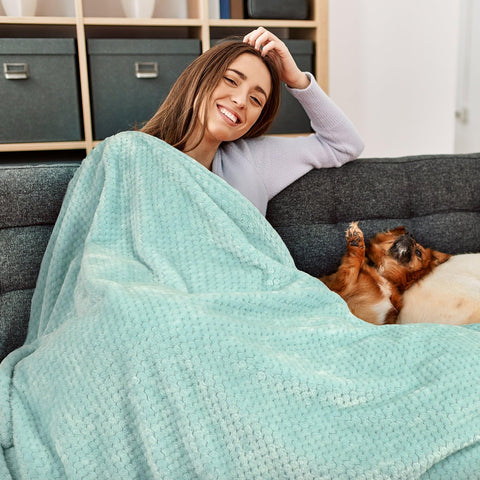 urnexttour inflight relaxation scene shows a traveler enjoying support and comfort.