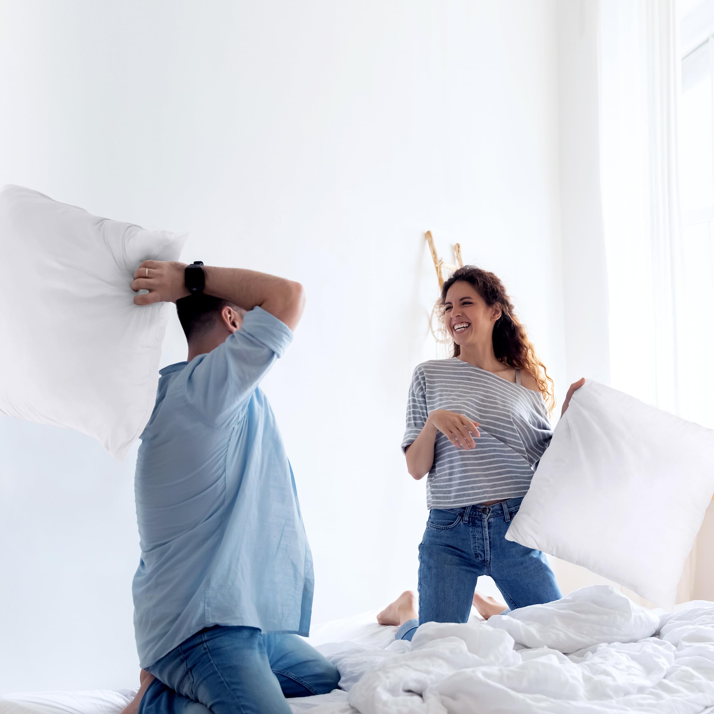 115 GSM brushed outer cover of Utopia Bedding feels soft and durable.