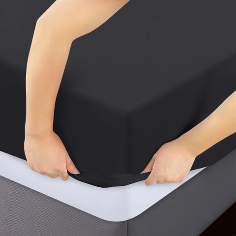 Utopia Bedding all-around elastic sheet grips edges for a smooth, wrinkle-free surface.