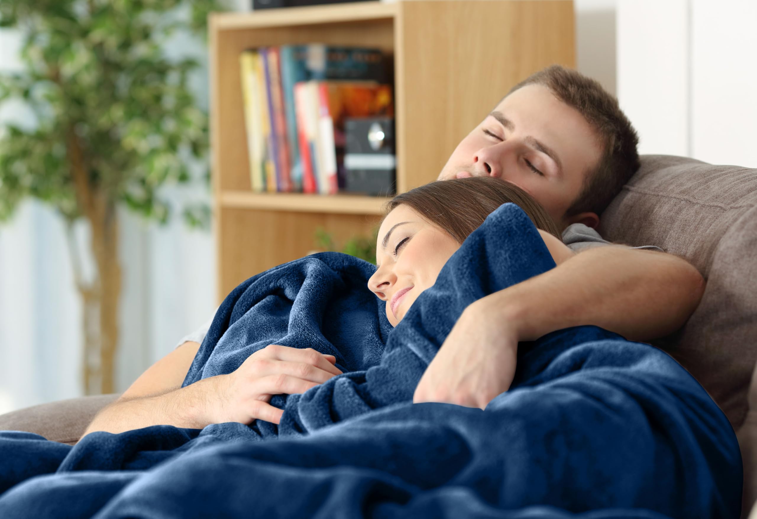 Utopia Bedding all-season plush blanket provides year-round comfort for couch, bed, or travel.