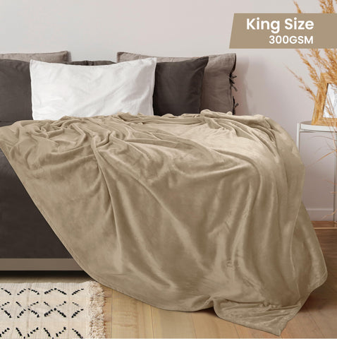 Utopia Bedding anti-static microfiber close-up showing soft touch and comfortable warmth