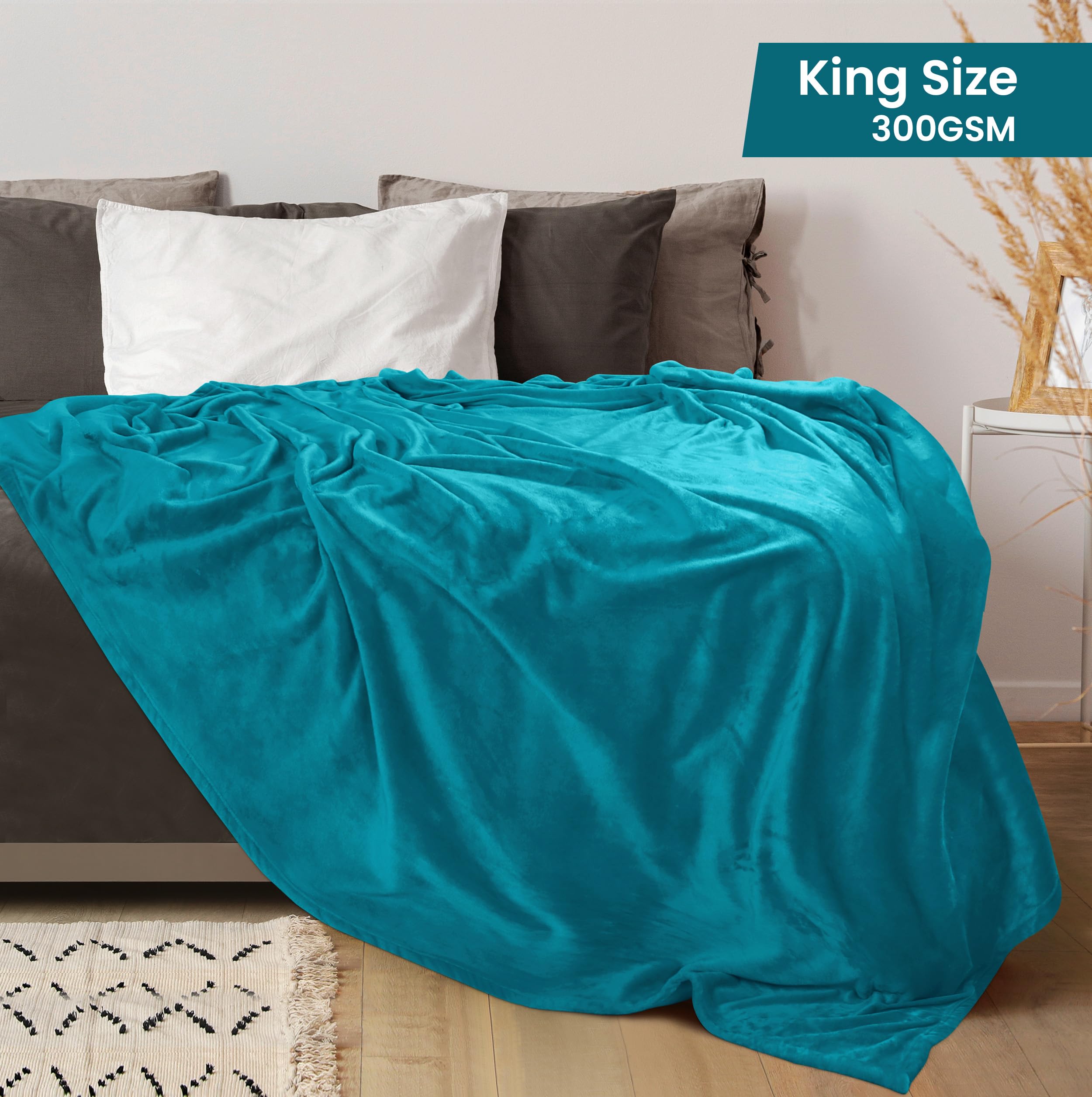 Utopia Bedding 300GSM microfiber close-up highlights soft, warm fabric