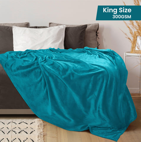 Utopia Bedding 300GSM microfiber close-up highlights soft, warm fabric