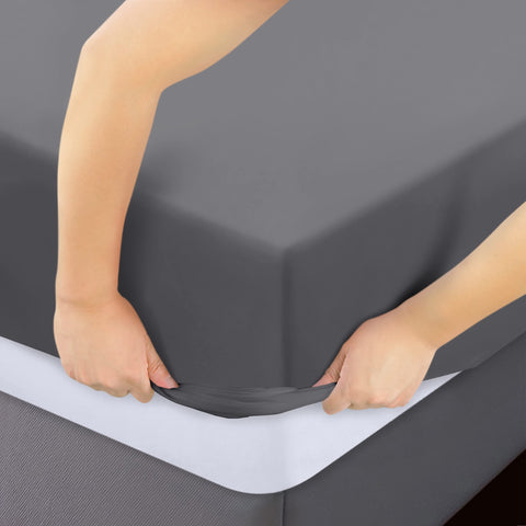 Utopia Bedding brushed microfiber fabric delivers a soft, cozy sleep surface.