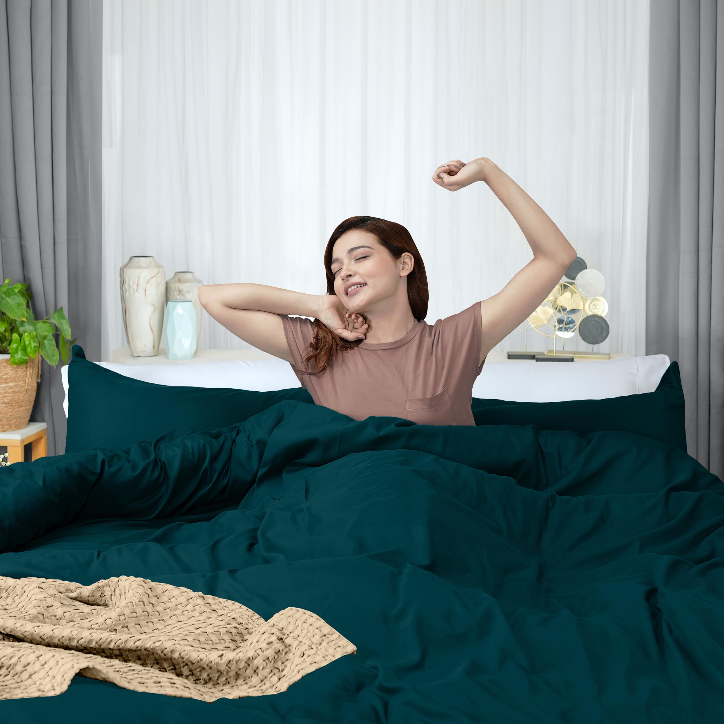 Utopia Bedding durable teal fabric maintains color and shape after washing.