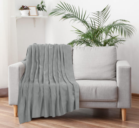 Utopia Bedding easy-care cotton blanket cleans easily.