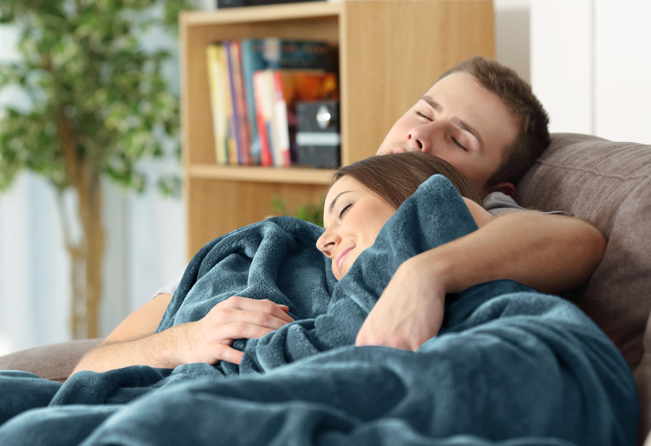 Utopia Bedding fleece blanket king size, packaged for gifting appeal