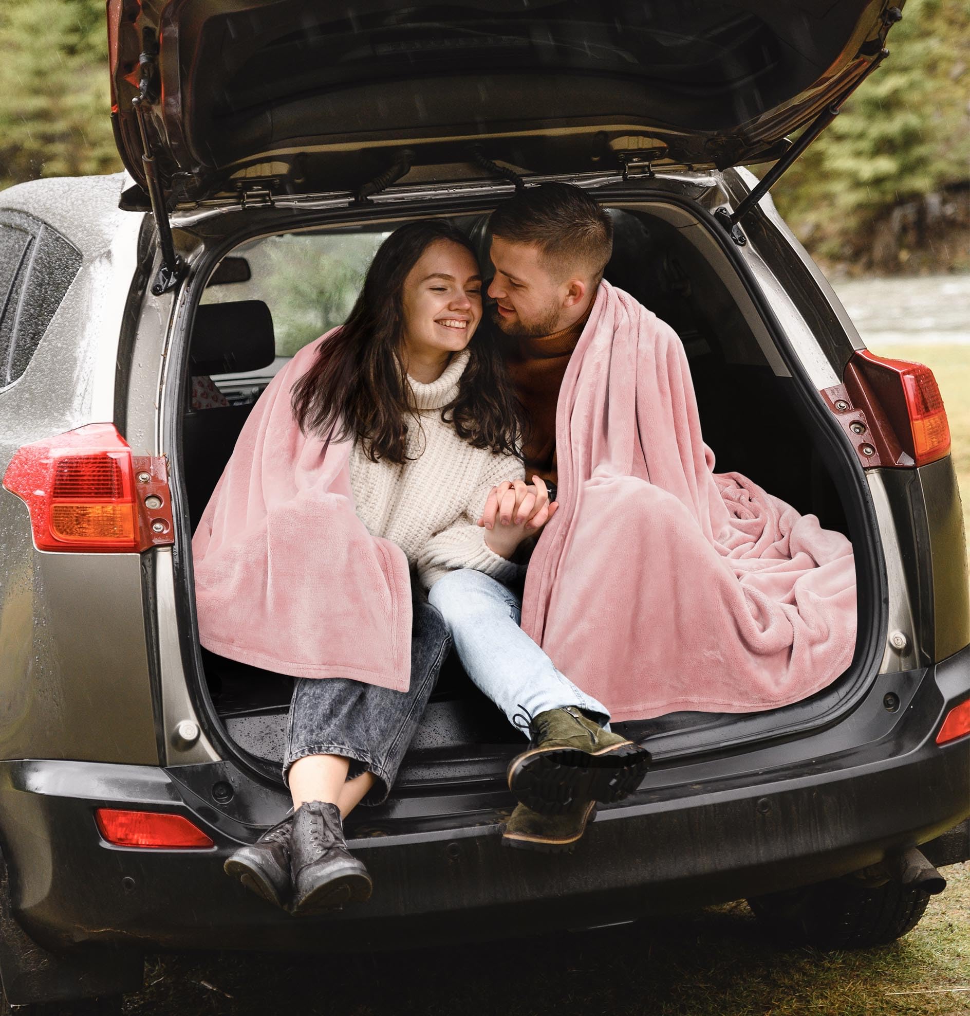Utopia Bedding packaging presents pink fleece blanket with premium presentation.