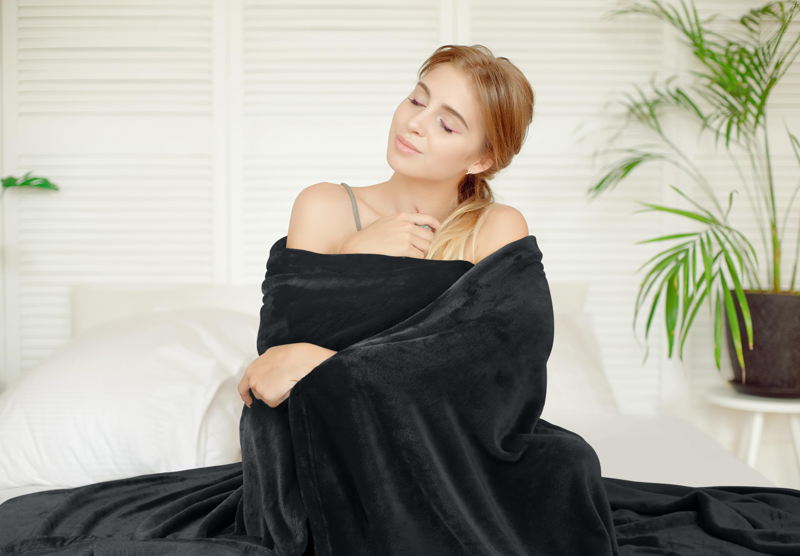 Utopia Bedding fleece blanket two-sided pile adds depth and warmth