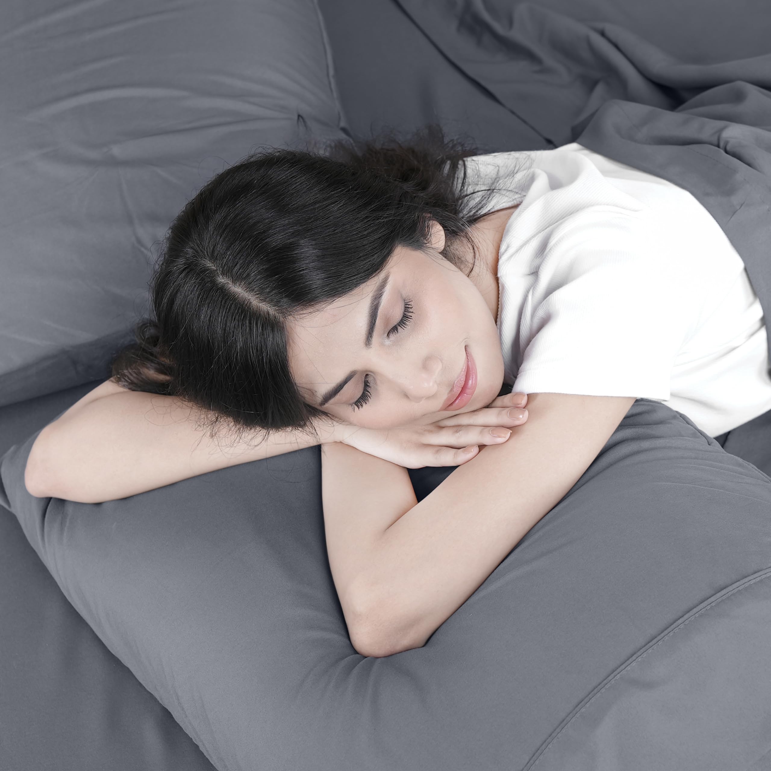 Utopia Bedding microfiber resists shrinkage and fading to keep color vibrant
