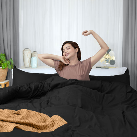 Seven tie knots keep the comforter from shifting during the night.