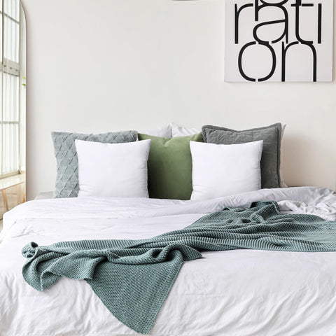 Utopia Bedding siliconized fiber fill 20x20 pillow insert keeps shape and fluff.