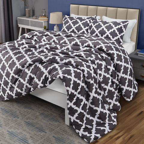 Utopia Bedding soft brushed microfiber delivers breathable, smooth sleep.