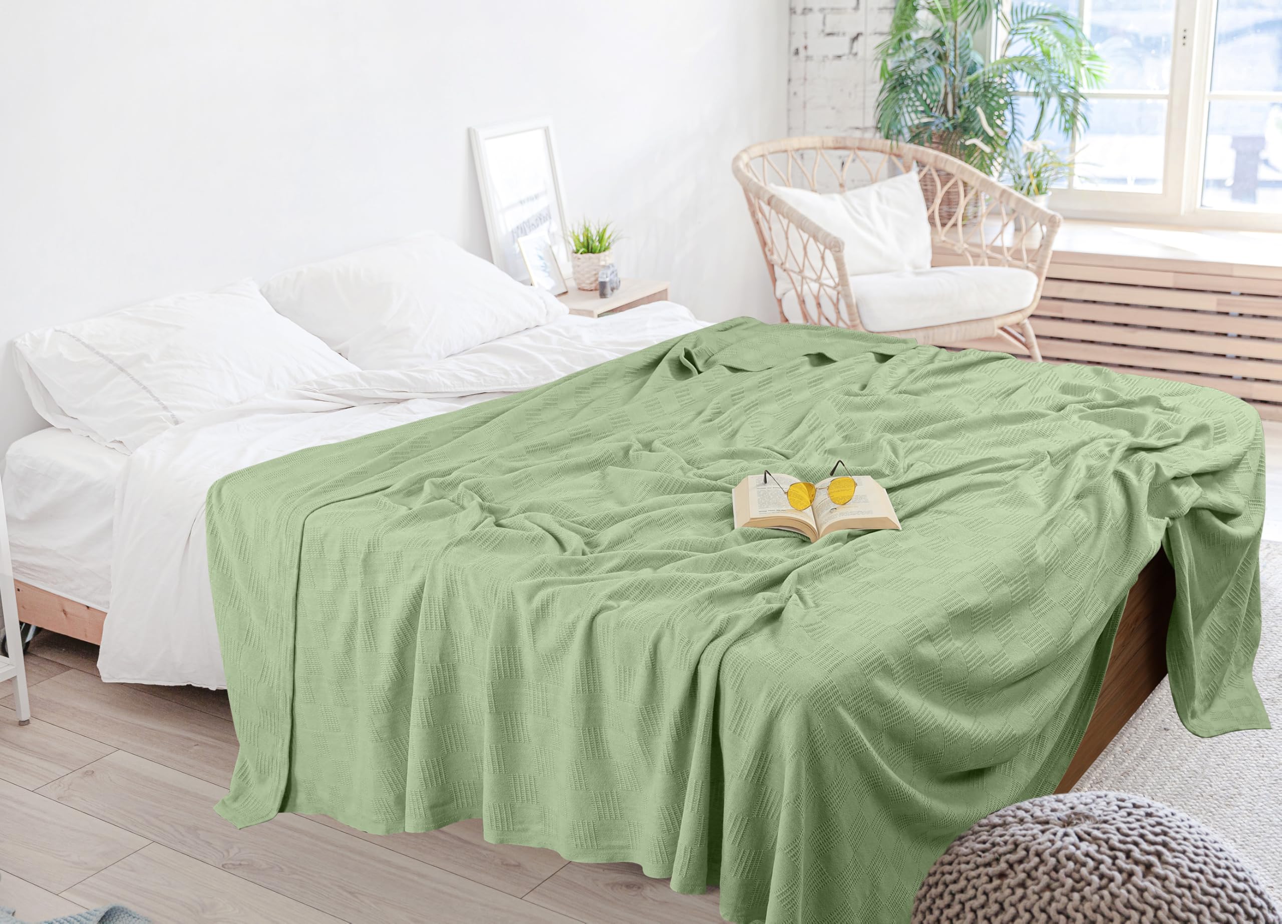 Utopia Bedding premium cotton fabric enables easy care and quick drying