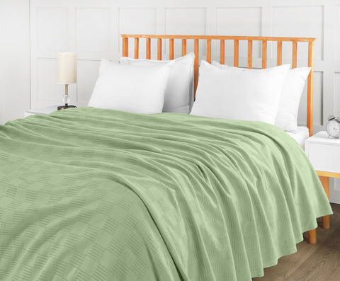 Utopia Bedding cozy blanket makes a thoughtful gift for women and men