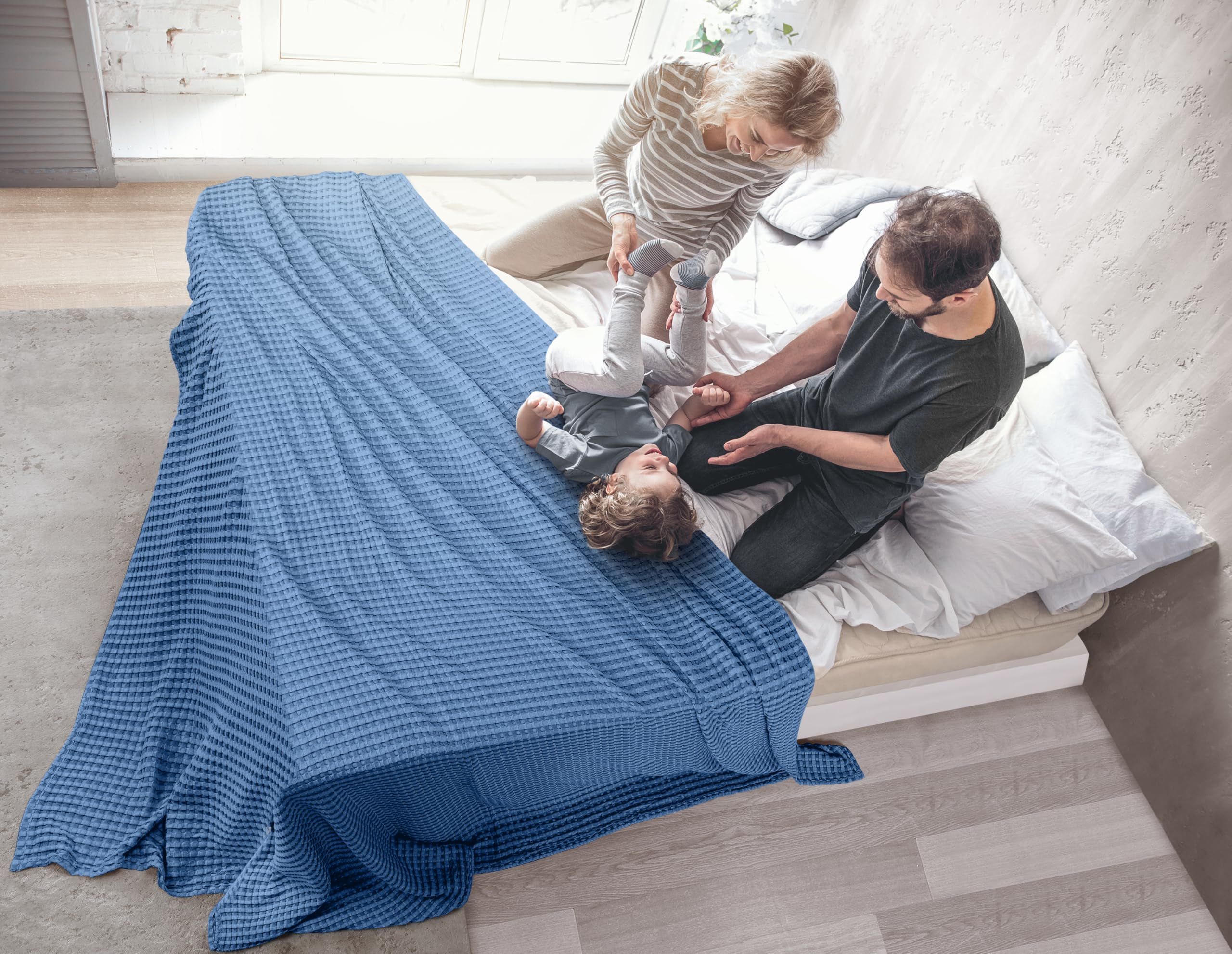 Utopia Bedding waffle blanket stitching detail demonstrates self-binding durability.