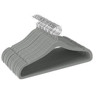 Utopia Home 360° swivel hook enables quick access to garments