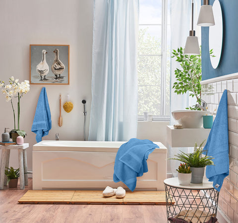 Utopia Towels 27x54 bath towel electric blue, full-body coverage