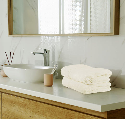 Utopia Towels double stitched hem detail ensures neat edges and durability.
