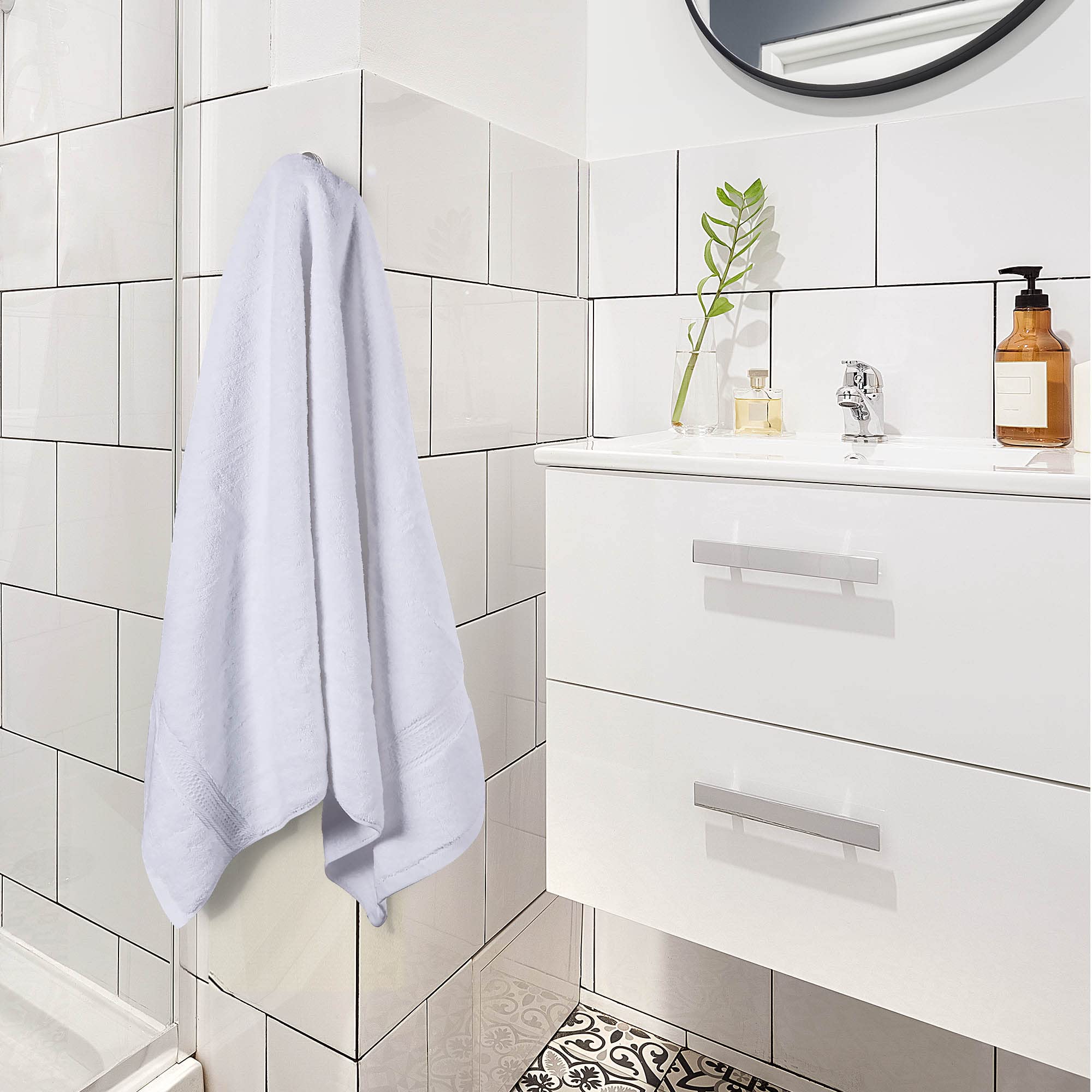 Hotel and dorm friendly Utopia Towels with elegant color options.