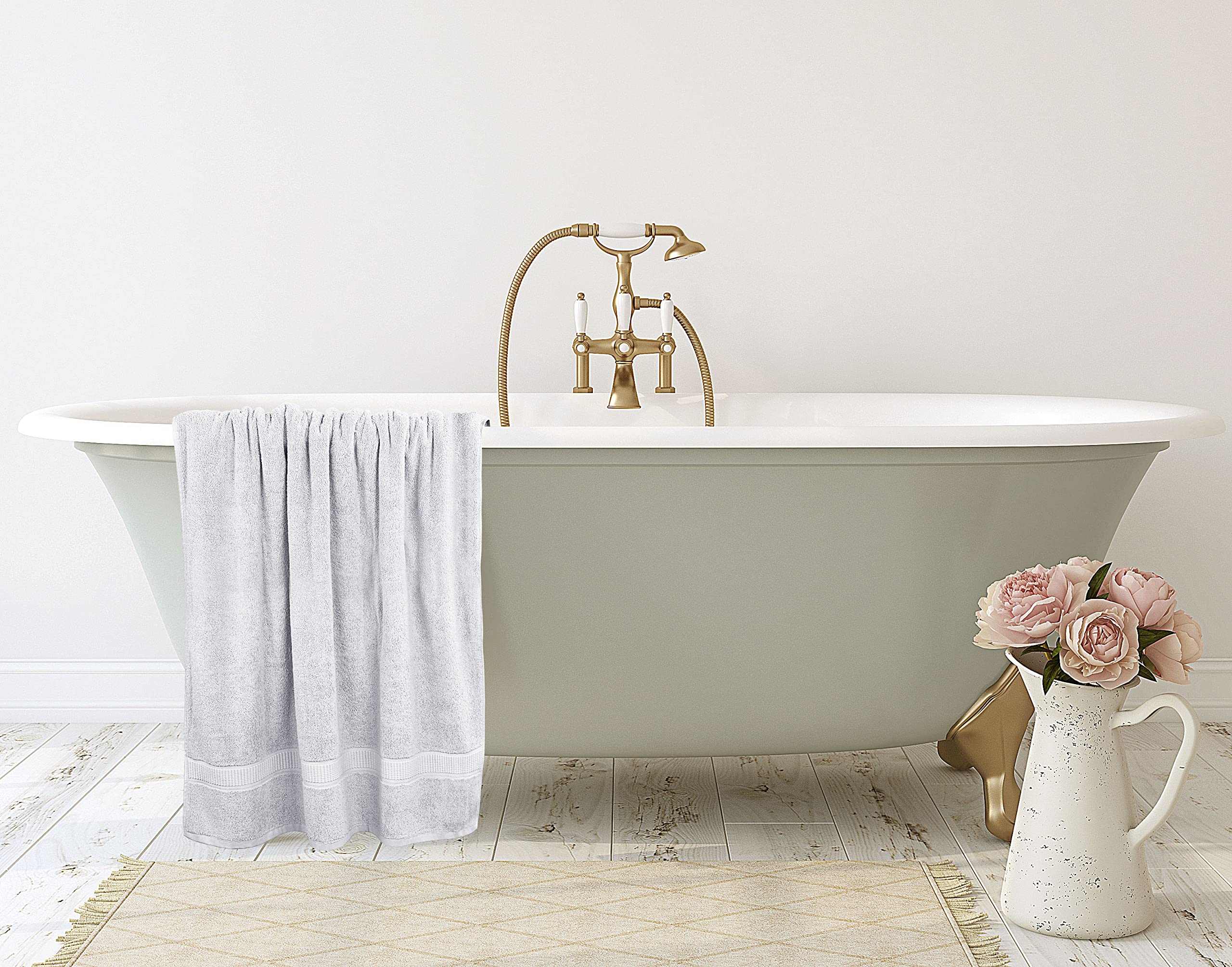 Utopia Towels extra-large sheet provides consistent warmth and coverage for lounging.