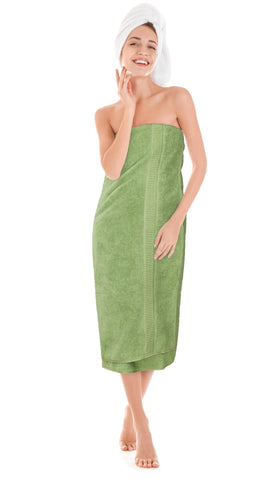 Durable jumbo towel designed to stay in place while drying