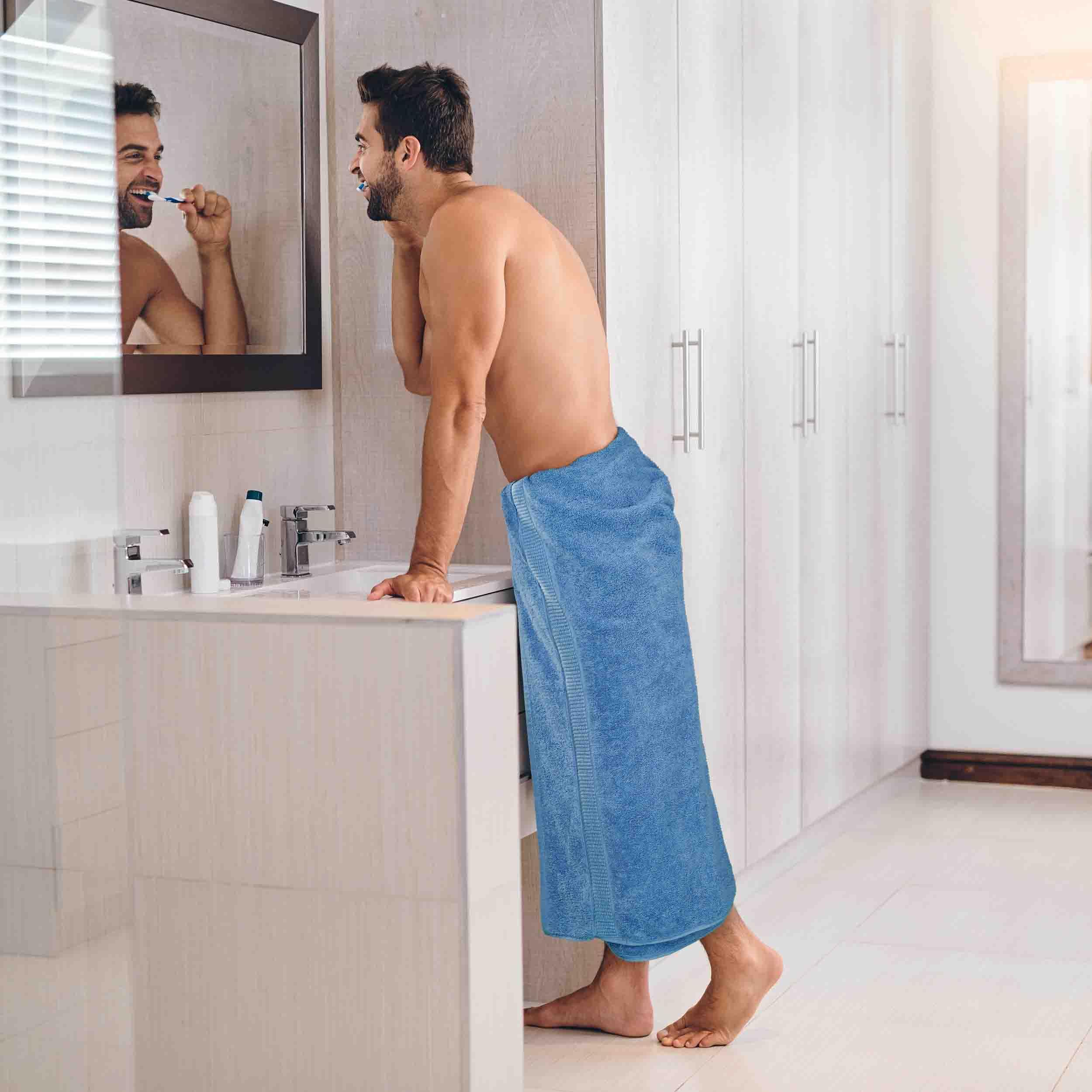 Utopia Towels 35x70 bath sheet showcased for spa or poolside drying.