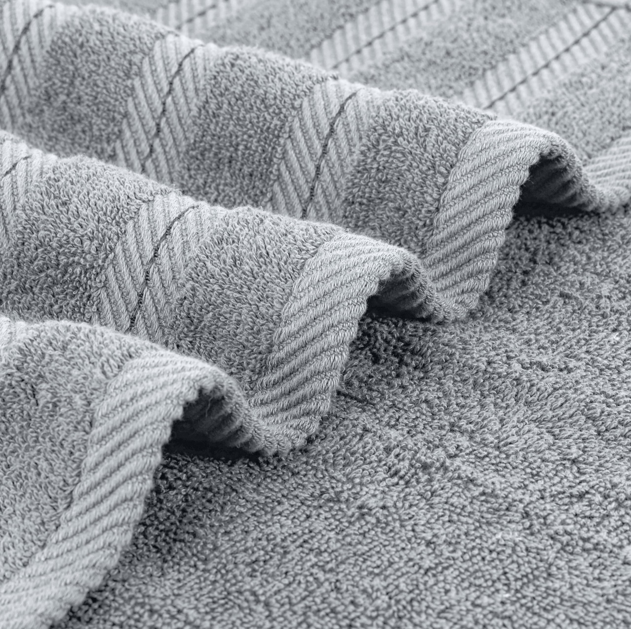 Utopia Towels machine-washable design simplifies weekly laundry routines.