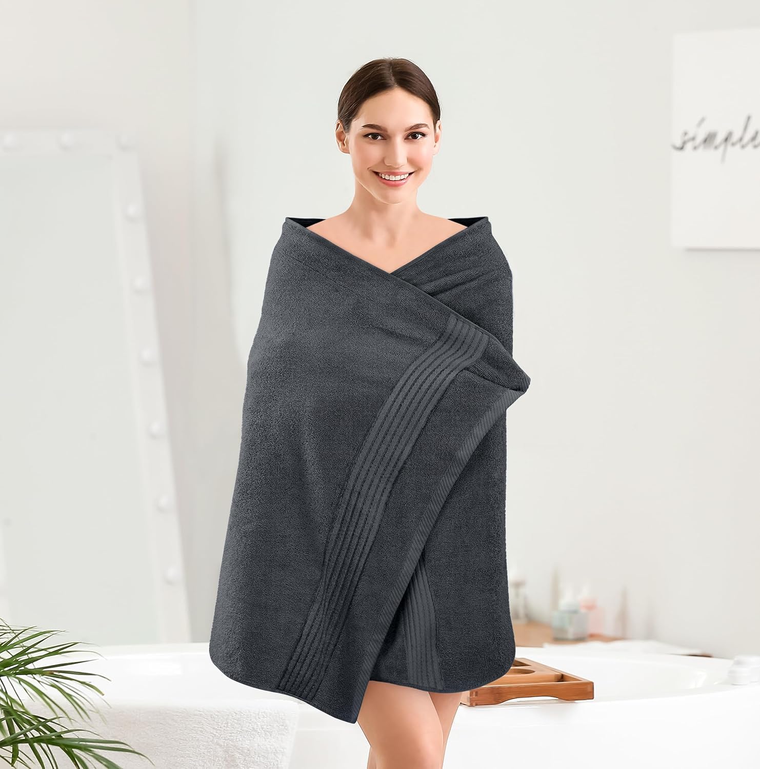 Utopia Towels machine-washable fabric for easy care.