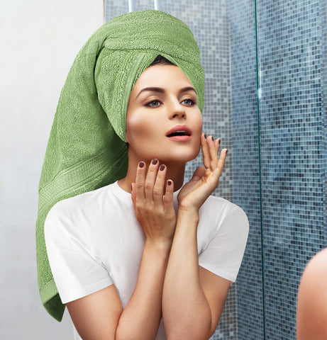 Utopia Towels Majestic Plush hand towel fold highlights premium craftsmanship and size