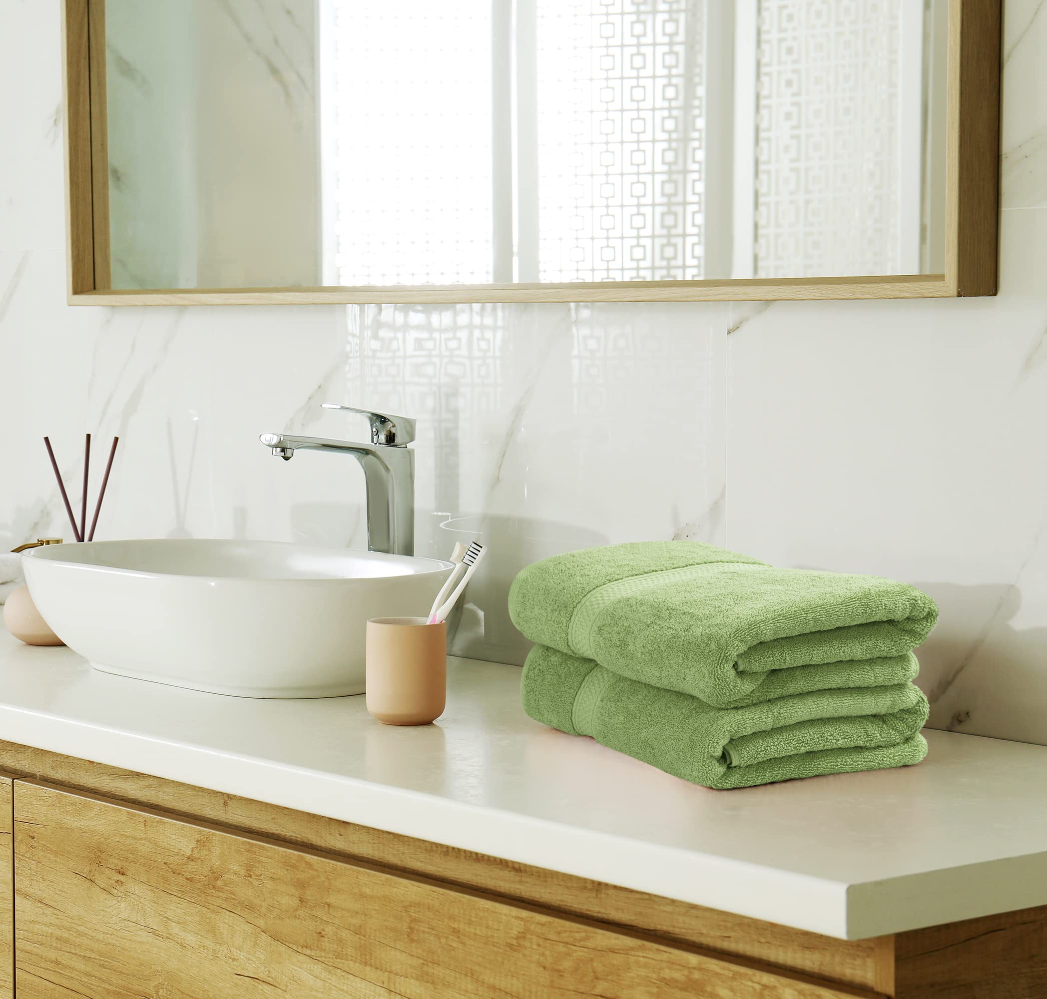 Utopia Towels Majestic Plush washcloth close-up reveals refined weave and color