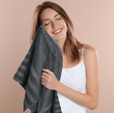 Utopia Towels packaging reveal highlighting 4-pack value.