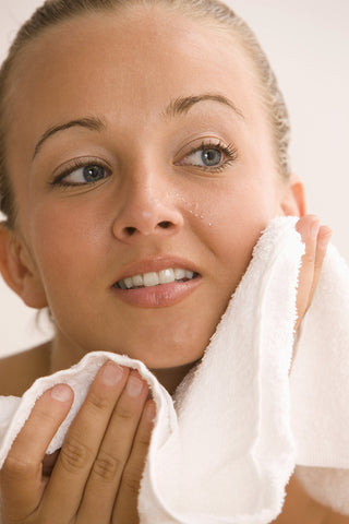 Utopia Towels 100% ring spun cotton close-up showing plush weave and durability.