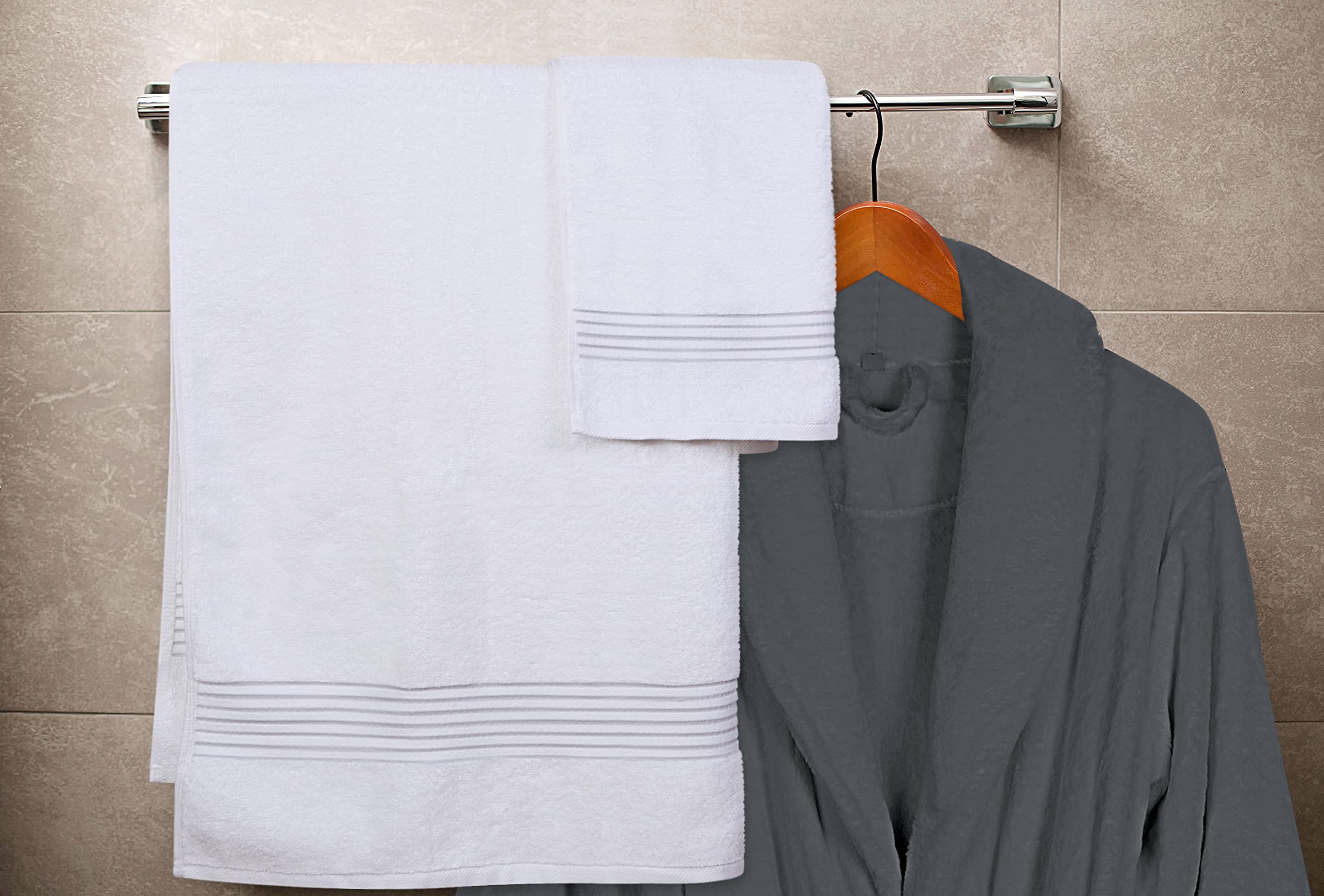 Utopia Towels ring spun cotton fibers, durable and long-lasting for frequent use.