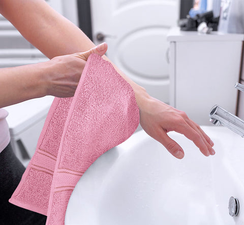 Utopia Towels soft-texture close-up showing premium cotton feel for comfort.