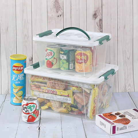 Uumitty durable plastic handles for easy carrying and transport.