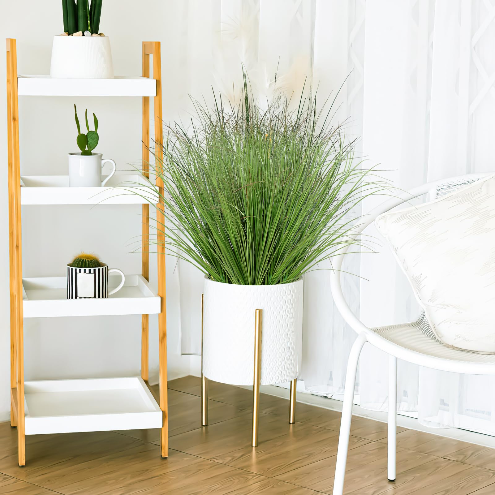 UXORSN 32-pack artificial greenery stems for effortless decorating.