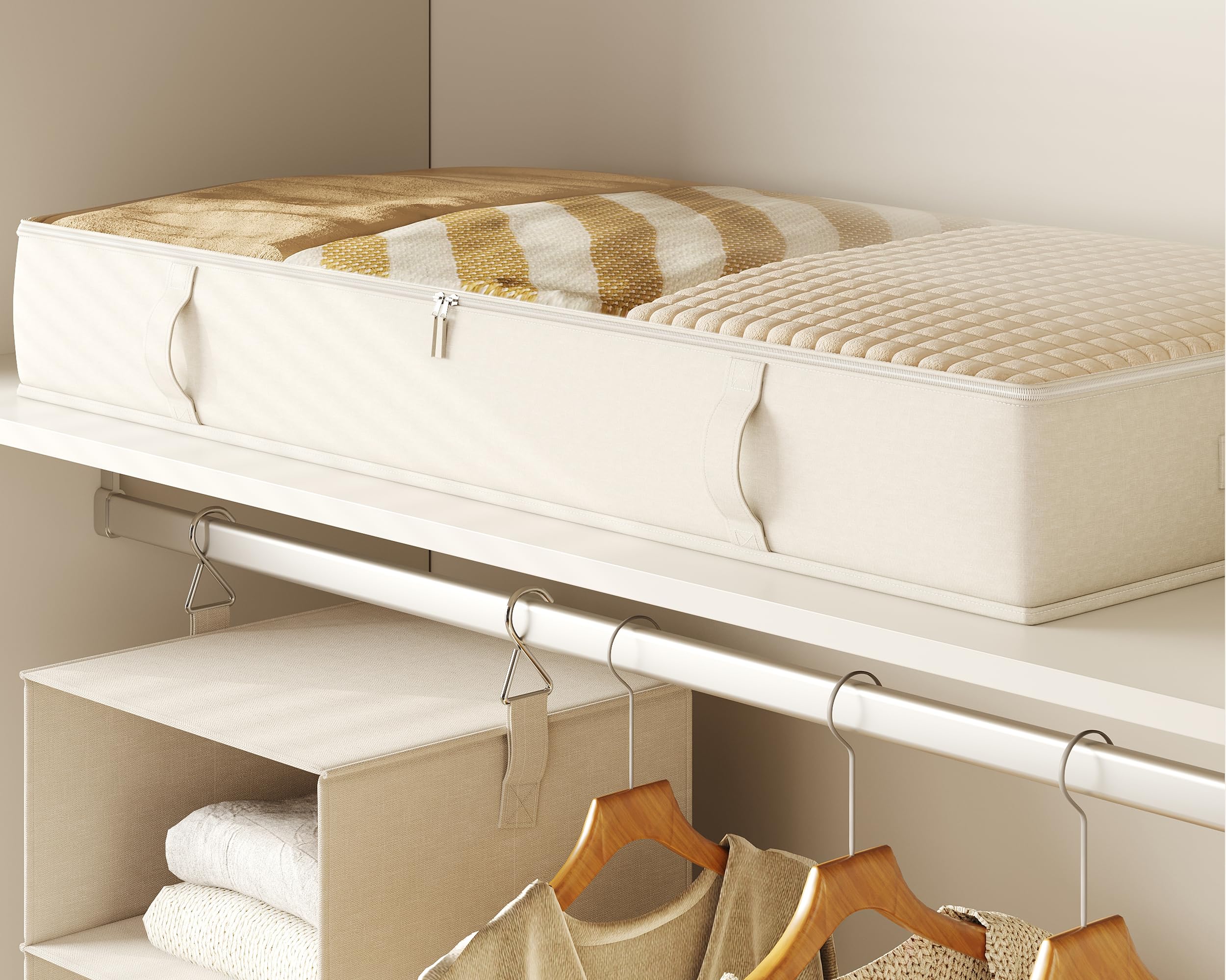 Vailando durable handles and zipper ensure smooth access.