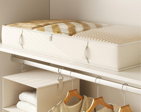 Vailando durable handles and zipper ensure smooth access.