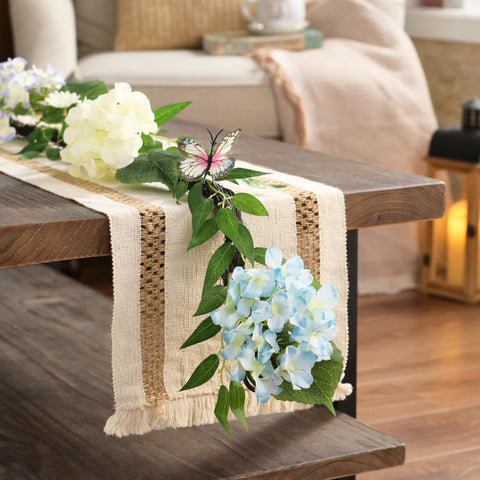 Valery Madelyn white daisy accents create airy tabletop focus