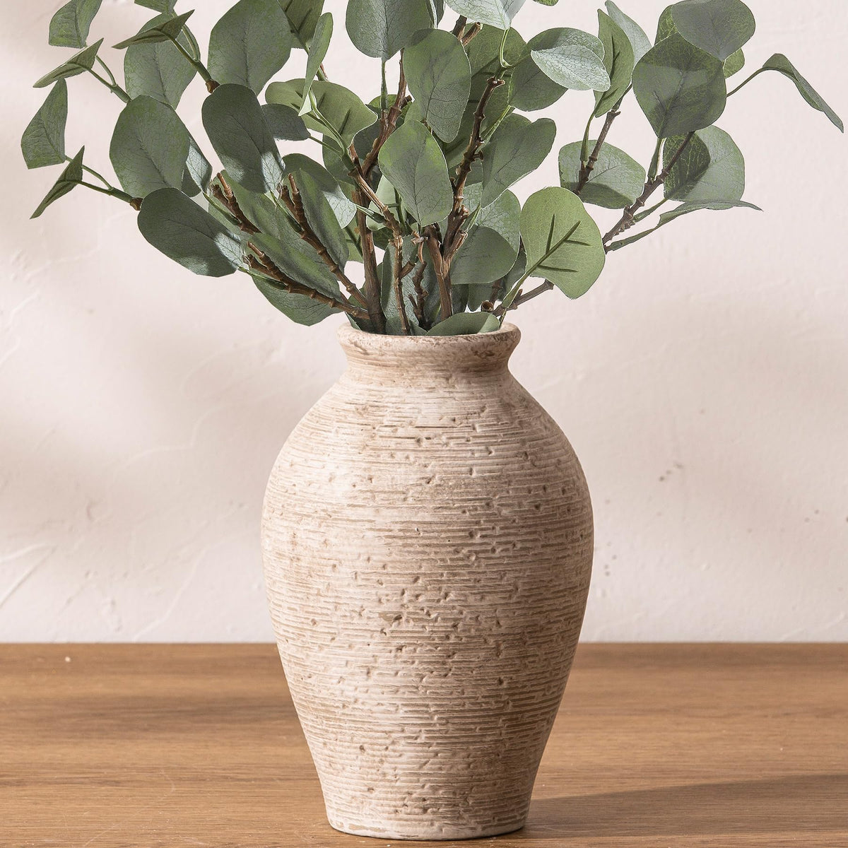 Vanselia ceramic vase 9inch display, ideal for table centerpieces with fresh or artificial blooms.