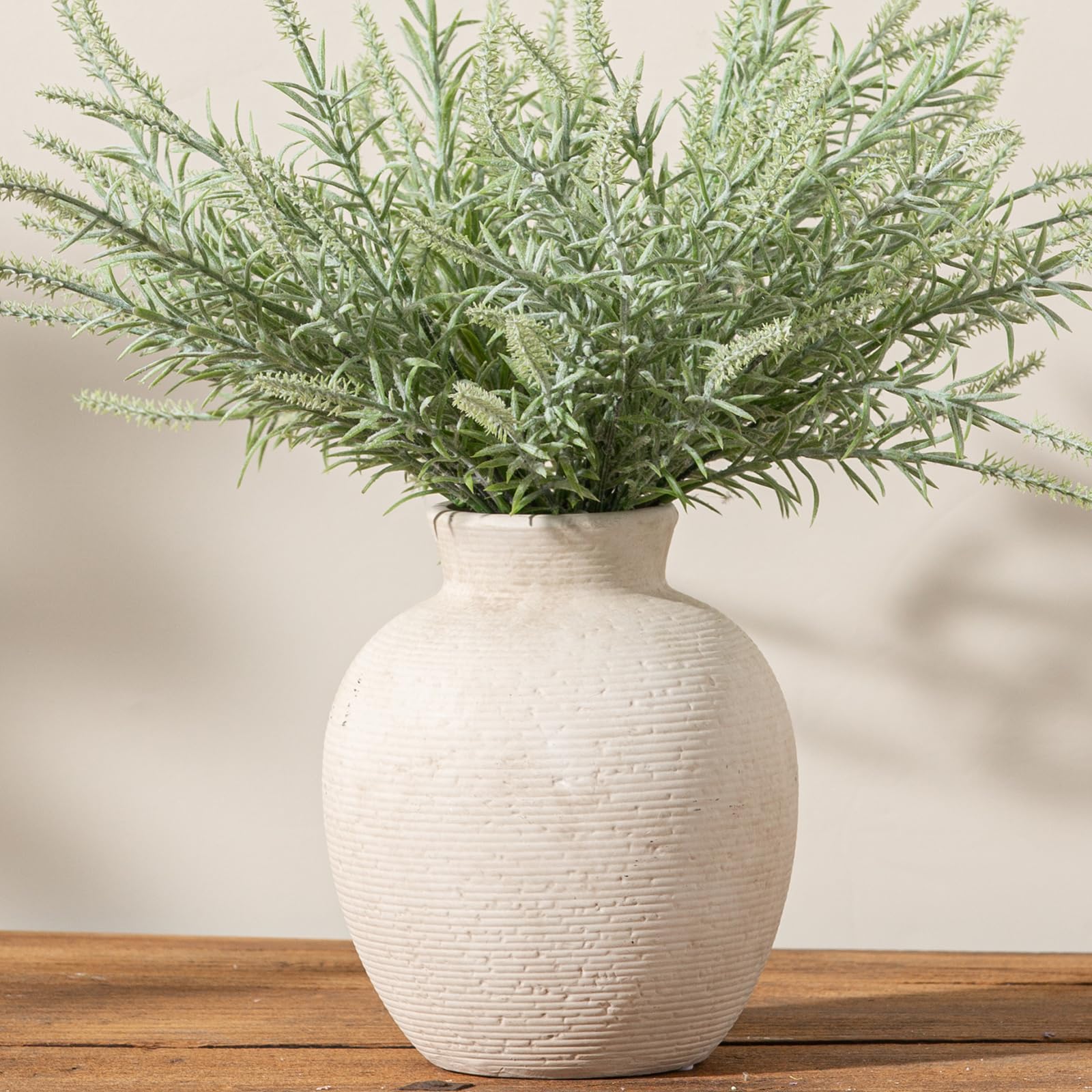 Vanselia ceramic flower vase with farmhouse-table design, versatile décor.