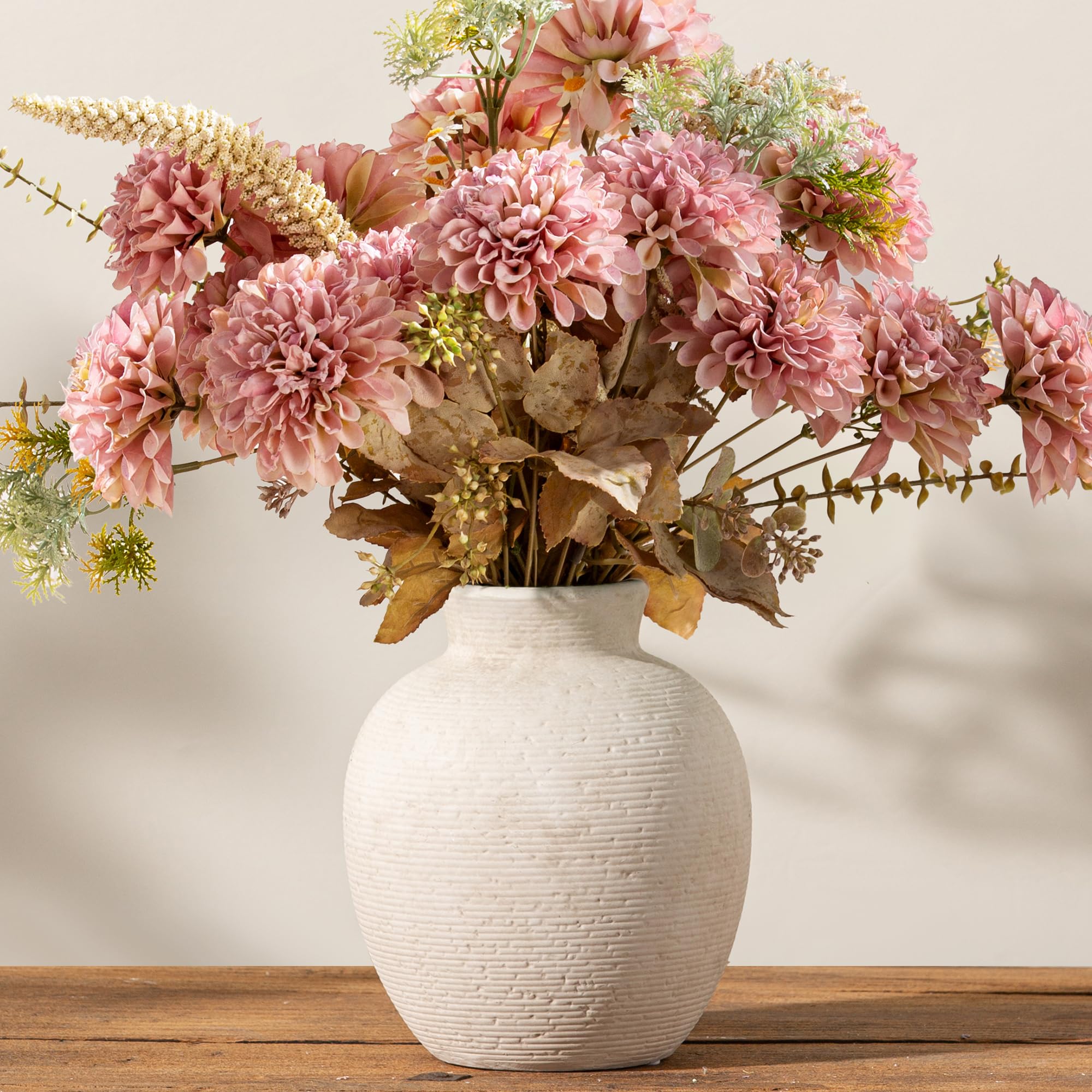 Vanselia rustic gift-boxed vase, ideal as a thoughtful present.