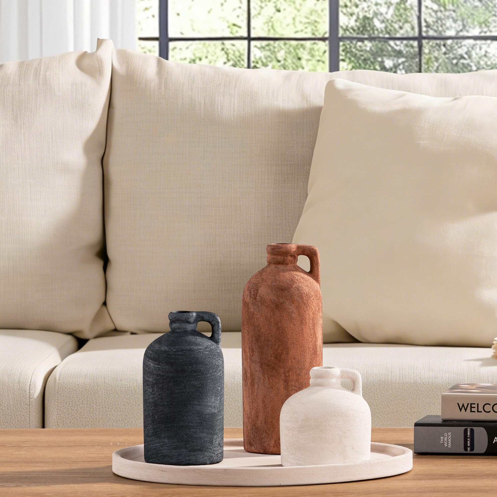 Vanselia ceramic vase set small, ideal for shelves and desk accents.