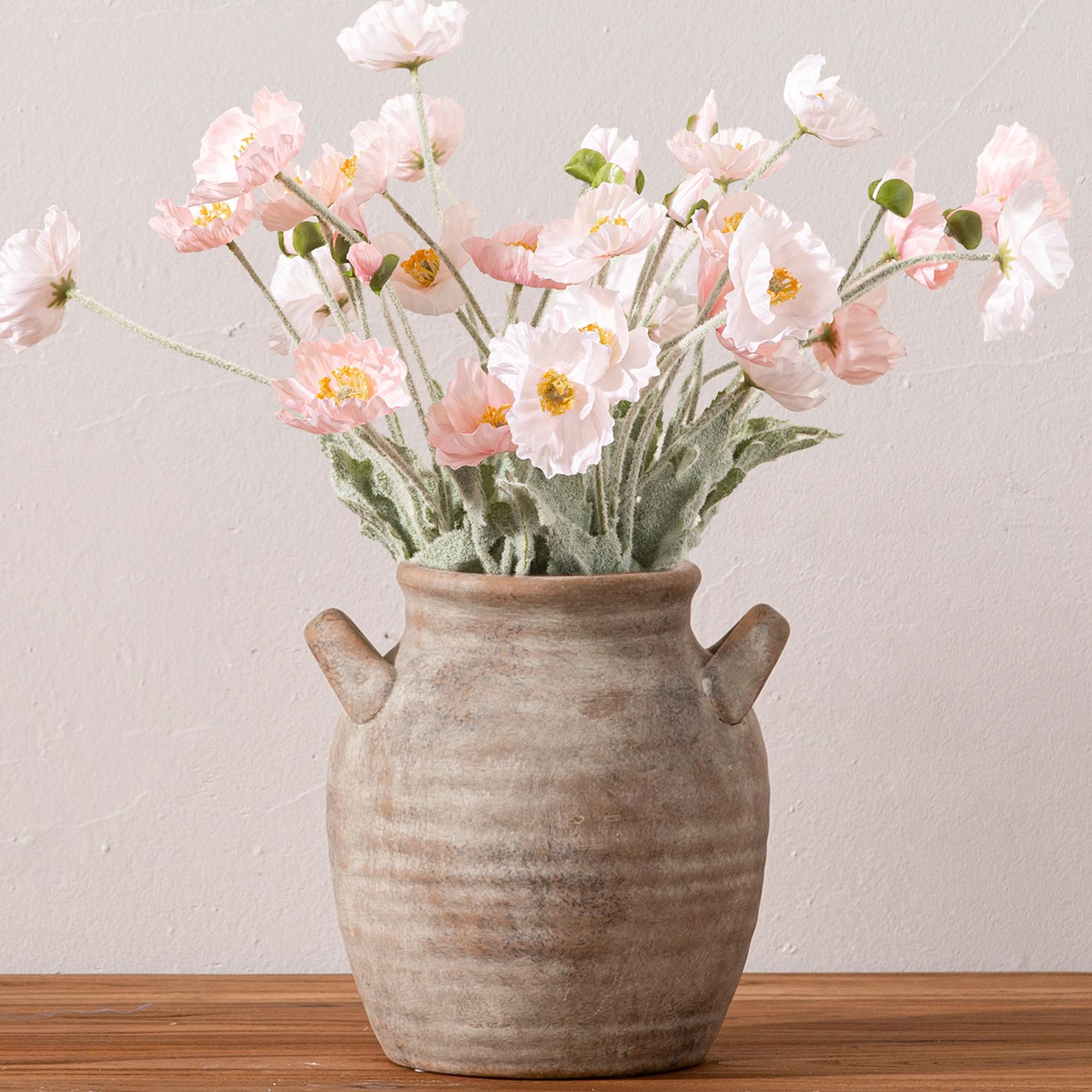 Gift-ready Vanselia vase box for thoughtful occasions.