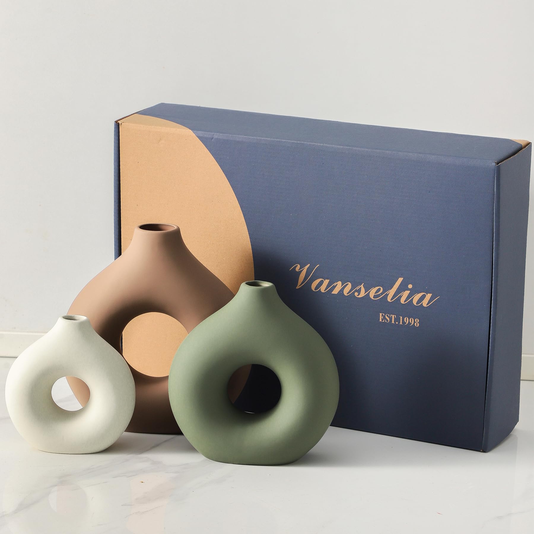 Vanselia donut ceramic vase suitable for kitchen, bedroom, or office decor
