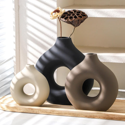Vanselia vase for dried flowers and pampas grass adds texture.