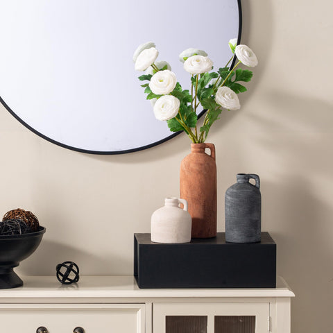 Vanselia dried-flower display pairs with pampas for rustic charm.